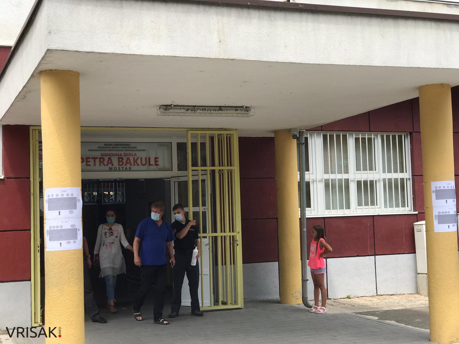 Glasovanje u Mostaru, suprotno spinovima pojedinih medija, protječe bez gužve