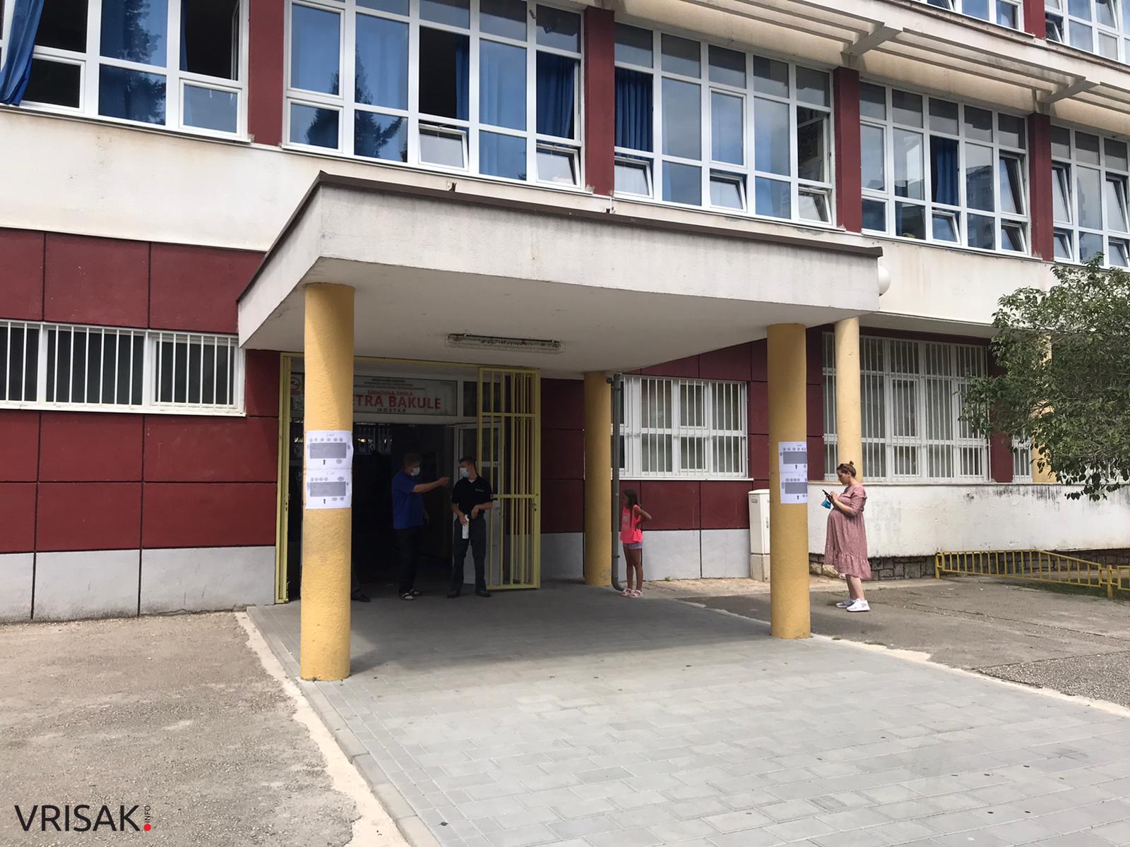 Glasovanje u Mostaru, suprotno spinovima pojedinih medija, protječe bez gužve