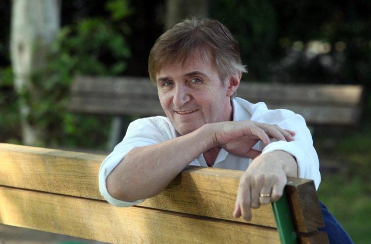 Hrvatski glazbenik Rajko Dujmić teško ozlijeđen u prometnoj nesreći