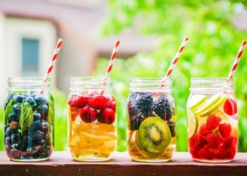 Napravite svoju vodu s okusom – donosimo vam pet ideja kako