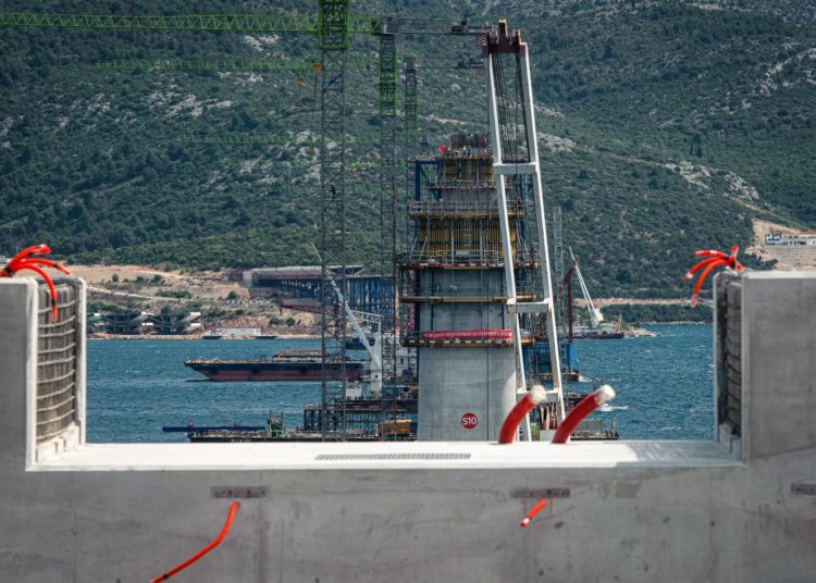 Završeno 7 od 12 stupova, krenula izrada pilona na Pelješkom mostu