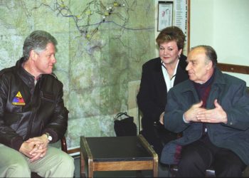 Clintonovi dokumenti: Armija je pobjegla umjesto da se borila protiv Srba