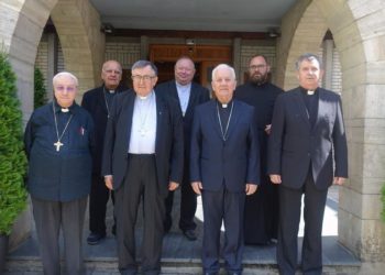 Biskupi upozoravaju: Hrvati odlaze iz BiH, sve je manje vjernika