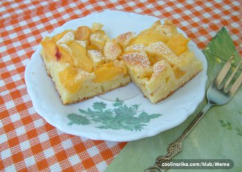 Ljetni kolač s breskvama