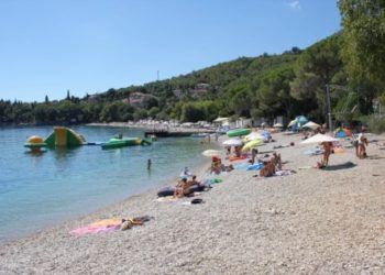 U Hrvatskoj trenutno ljetuje oko 16.000 turista iz BiH i Srbije