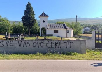 Debilizam na kvadrat: Neprimjerene poruke na zidu pravoslavog groblja u Dobriču