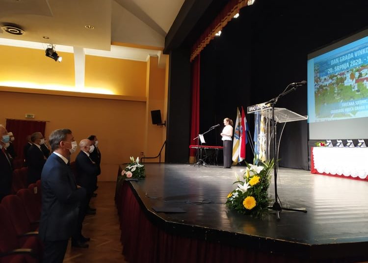 Gradonačelnik Širokog Brijega Miro Kraljević dobitnik Zlatne plakete „Grb grada Vinkovaca“