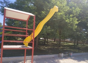 Široki Brijeg: Huligani na Kočerinu uništili dječje igralište