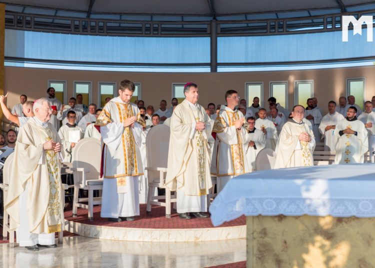 FOTO: Treći dan Mladifesta u Međugorju