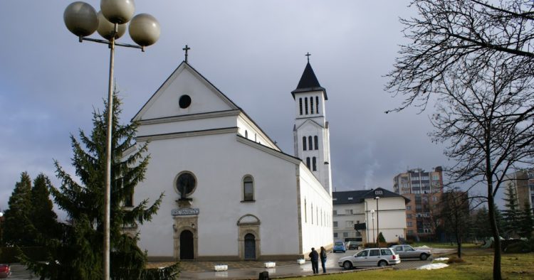 Suživot u Bugojnu: Najavljena tužba protiv župnika zbog zvonjave s tornja župne crkve sv. Ante