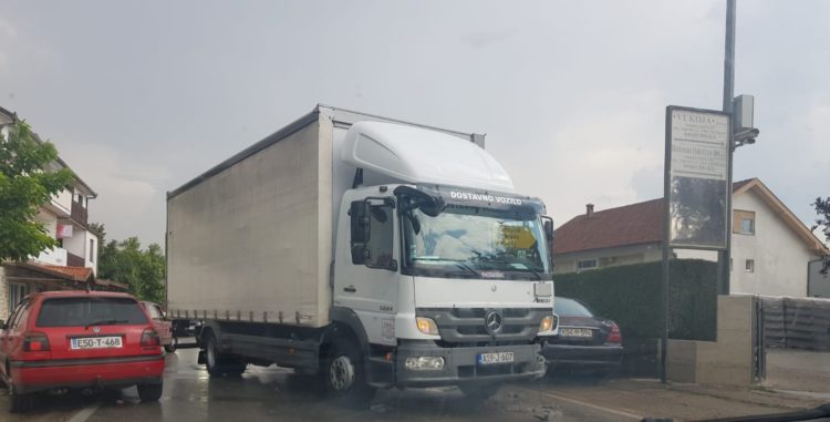 Prometna nesereća na Trnu usporila promet