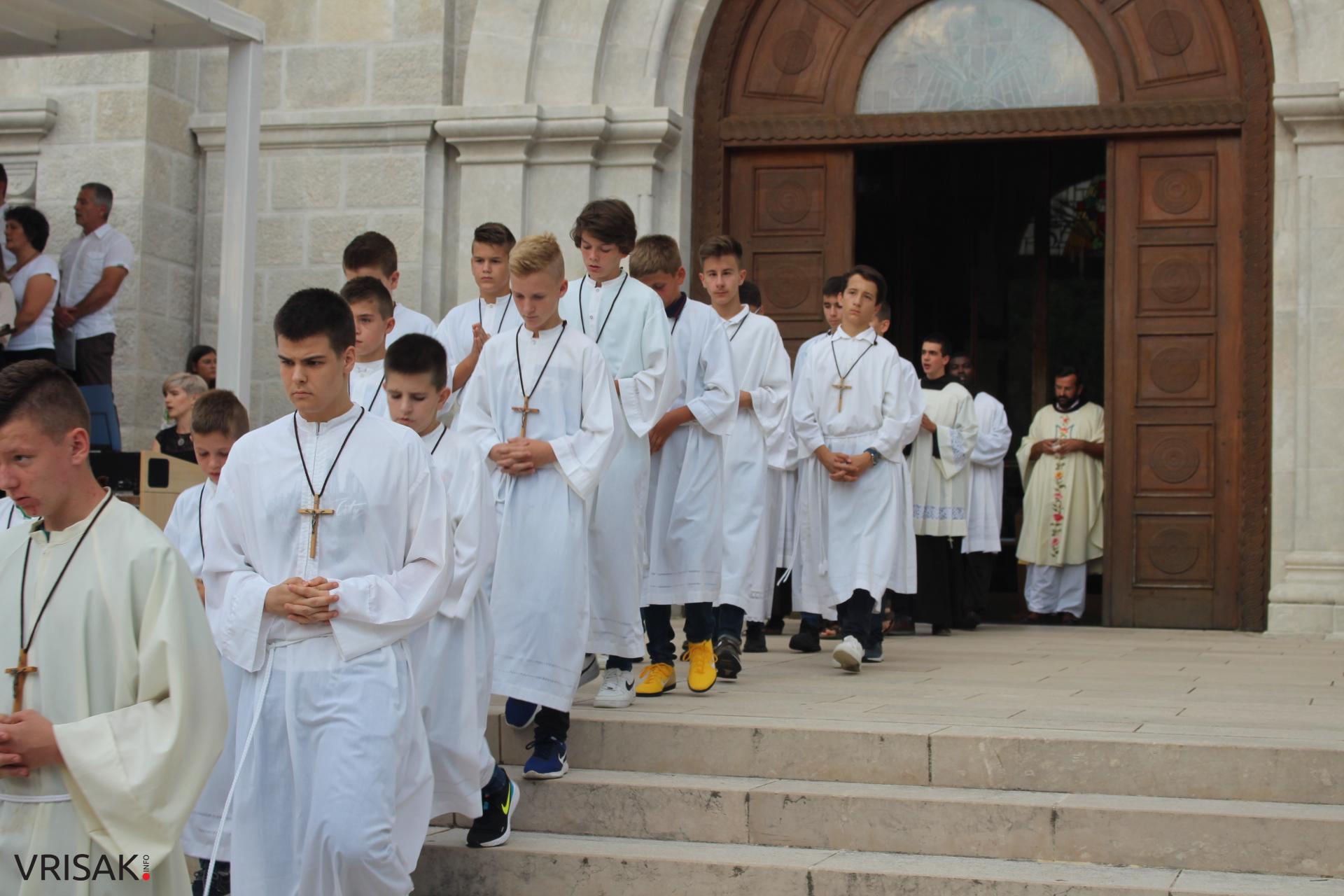 Široki Brijeg: Mnoštvo vjernika na uočnici Velikoj Gospi