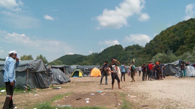U Velikoj Kladuši blokade i prosvjedi zbog eskalacije migrantske krize