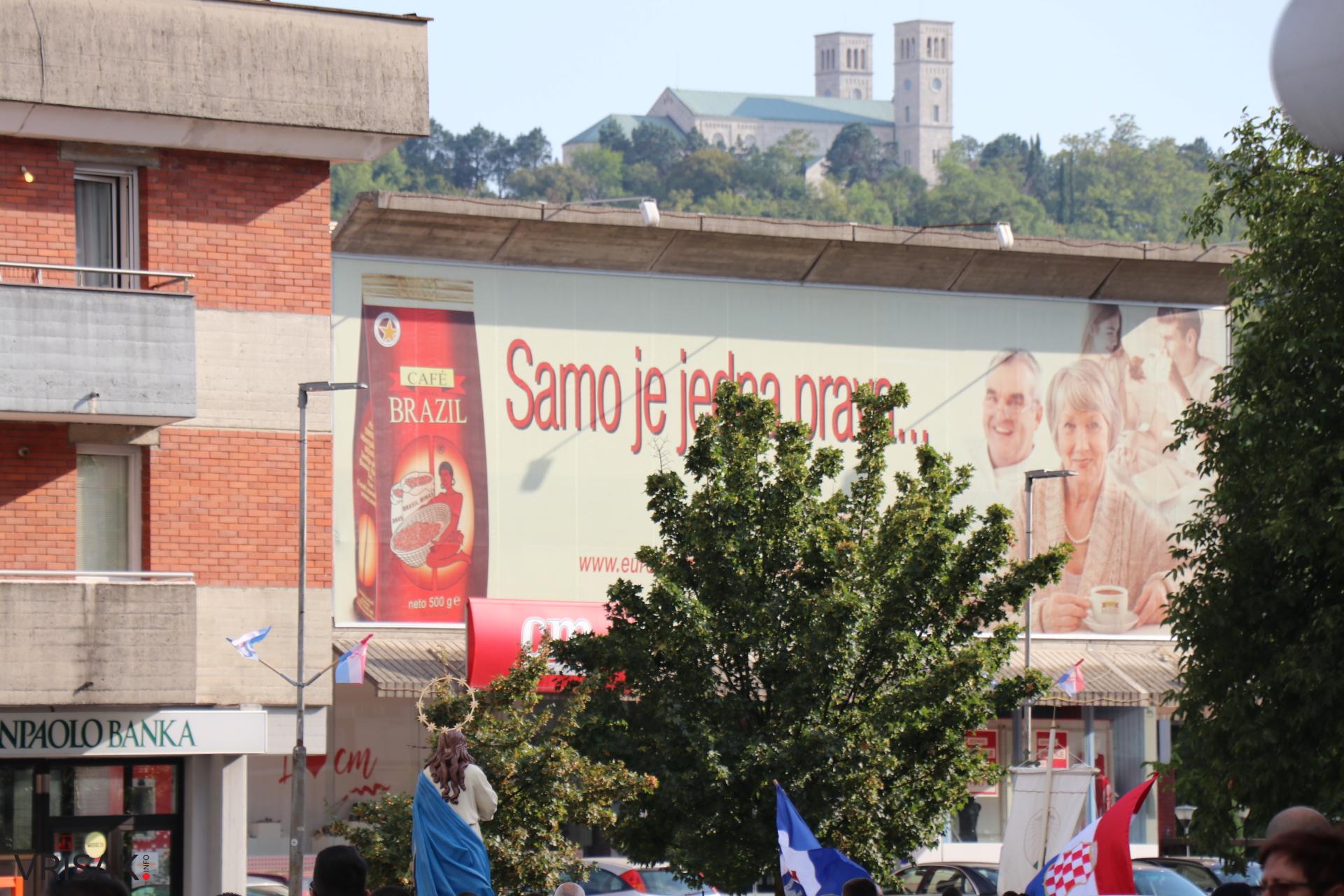 FOTO/Procesija ulicama Širokog Brijega uoči blagdana Velike Gospe