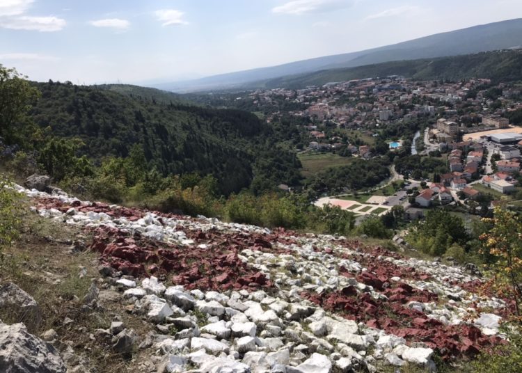Gradu za rođendan: Očišćen grb iznad Širokog Brijega