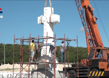 VIDEO: Na Groblju mira postavljen Vukovarski križ