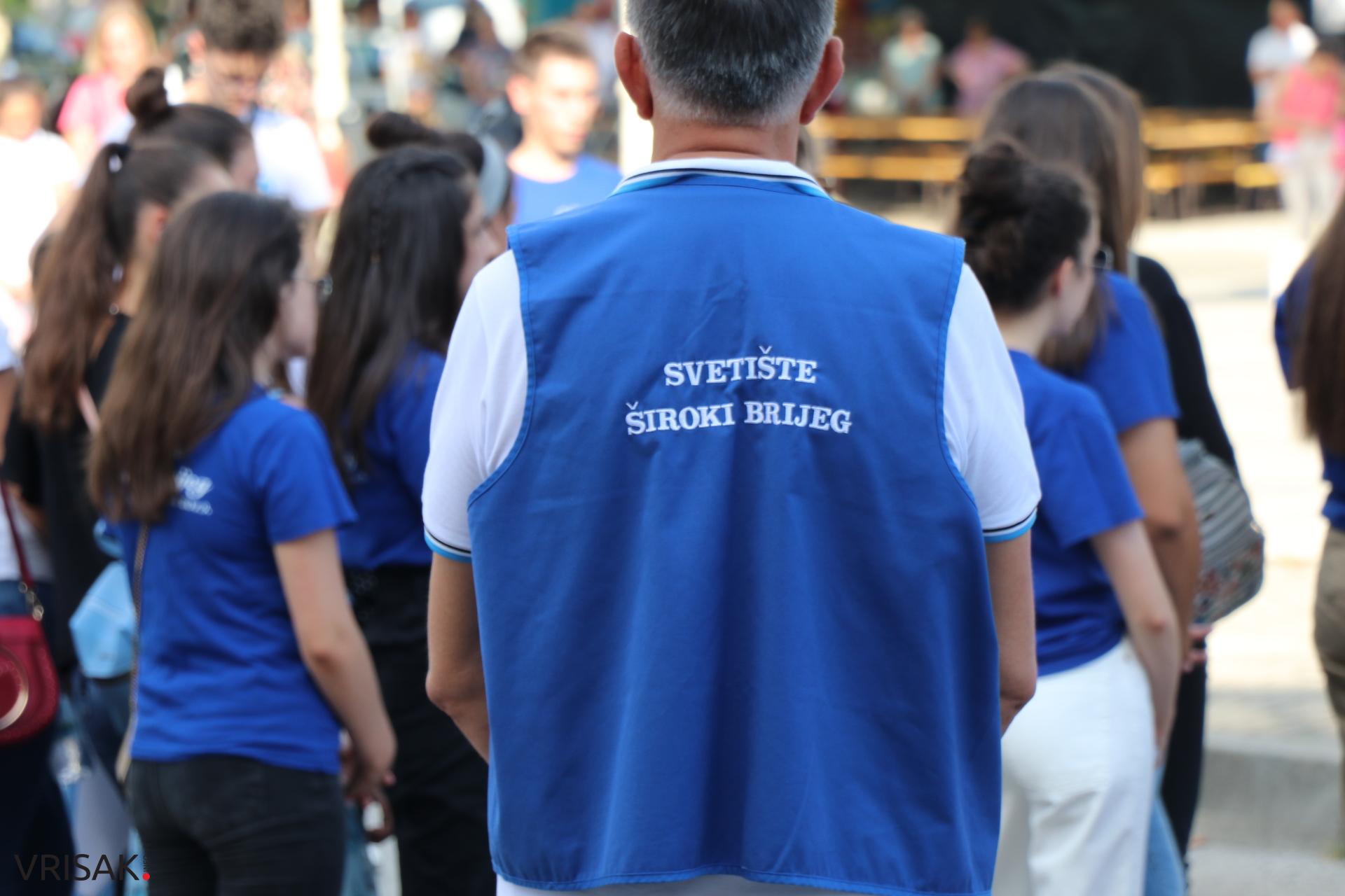 FOTO/Procesija ulicama Širokog Brijega uoči blagdana Velike Gospe