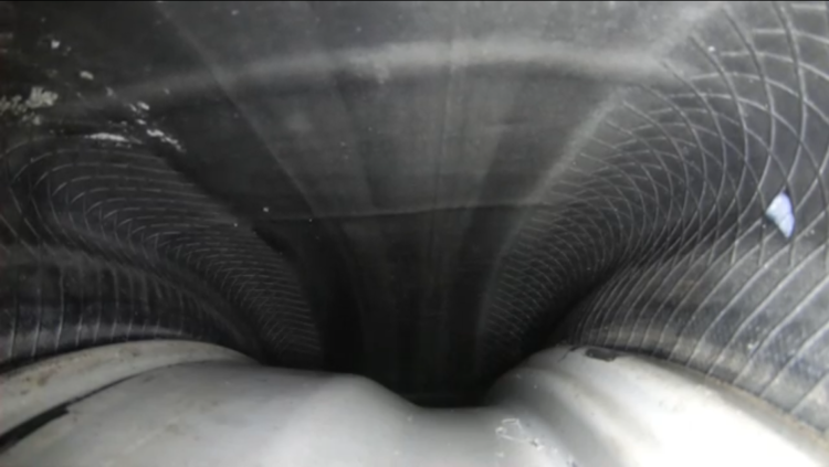 VIDEO: Kamera u naplatku – Što se događa s gumom u vožnji?!