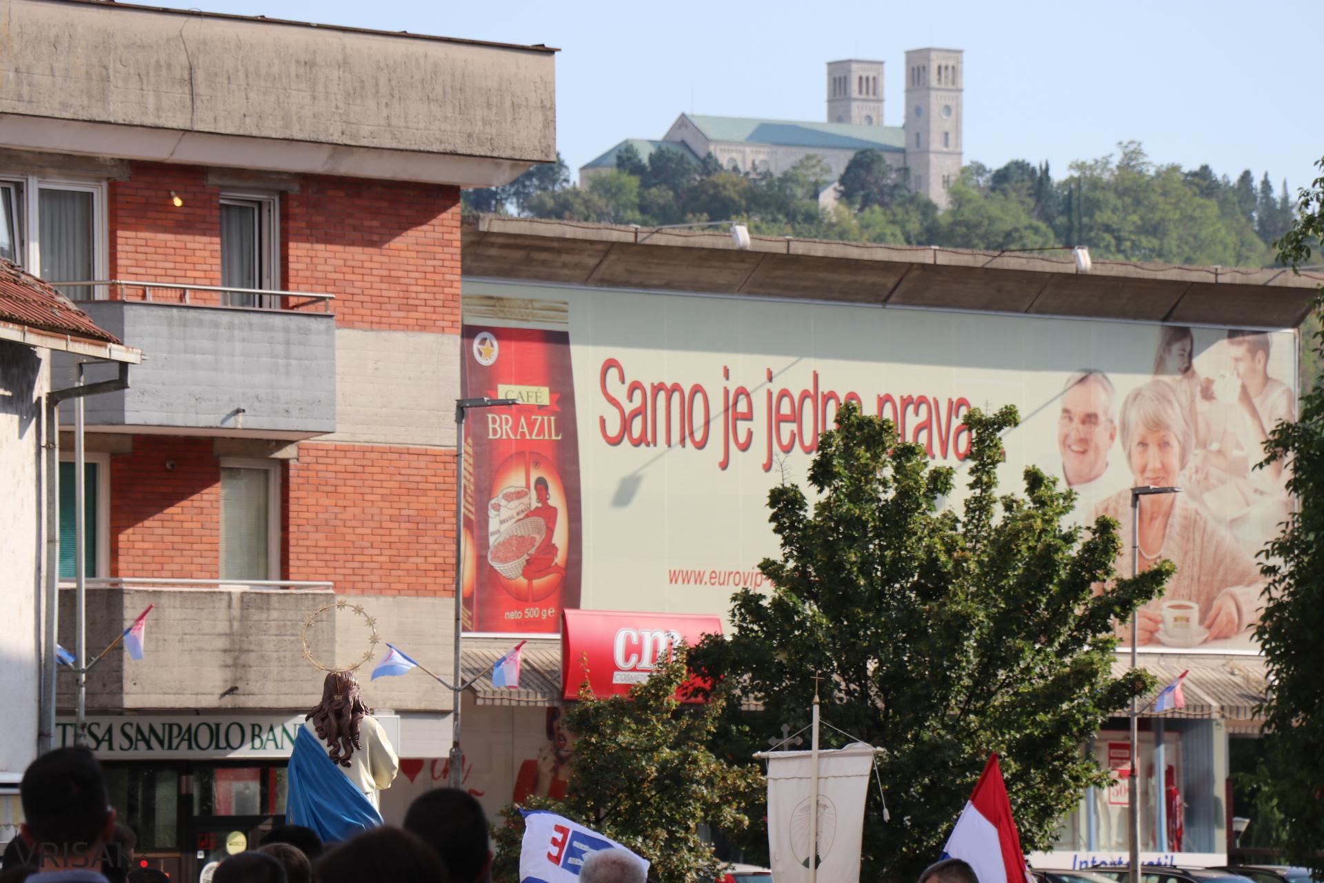 FOTO/Procesija ulicama Širokog Brijega uoči blagdana Velike Gospe
