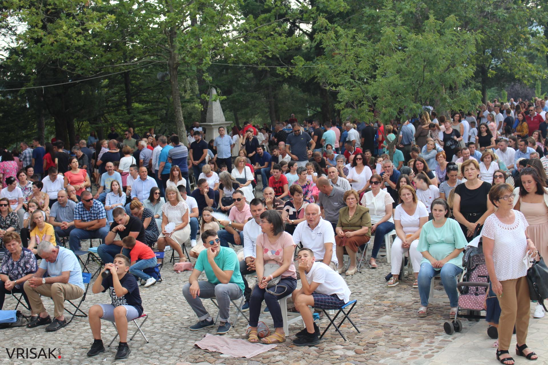 Široki Brijeg: Mnoštvo vjernika na uočnici Velikoj Gospi