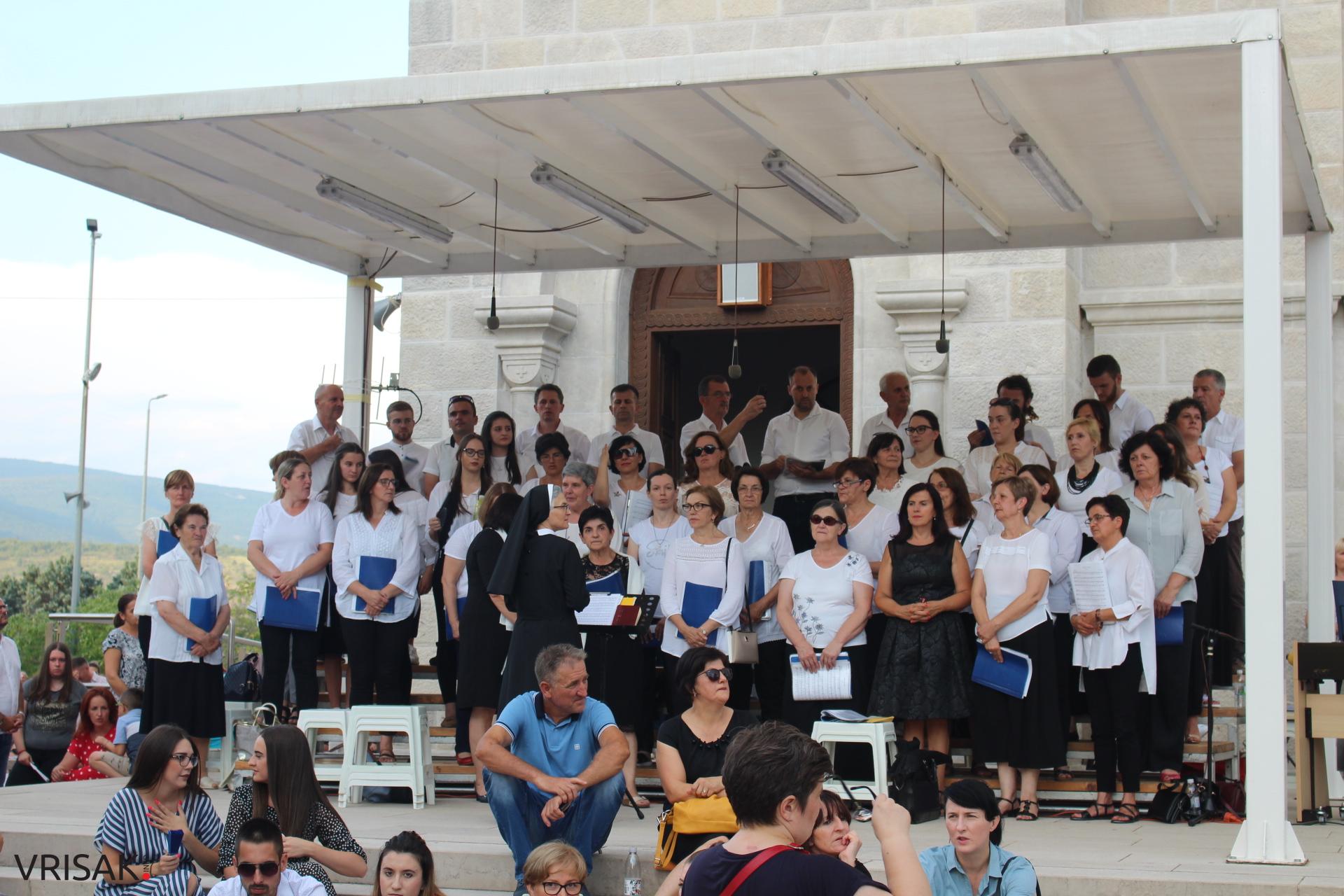 Široki Brijeg: Mnoštvo vjernika na uočnici Velikoj Gospi