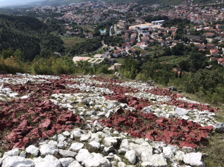 Gradu za rođendan: Očišćen grb iznad Širokog Brijega