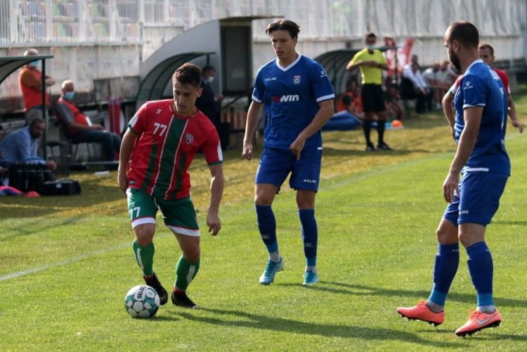 Široki slavio na Otoci, Jurilj dvaput pogodio