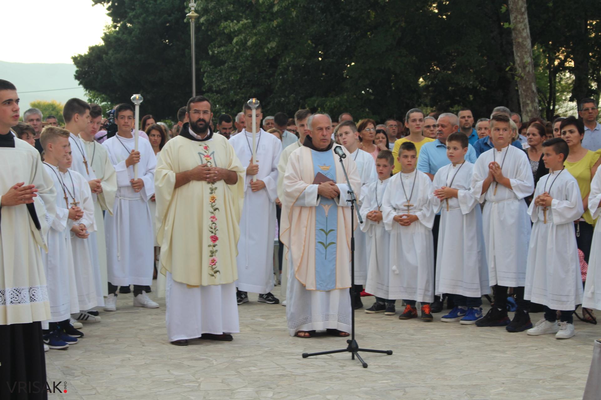 Široki Brijeg: Mnoštvo vjernika na uočnici Velikoj Gospi