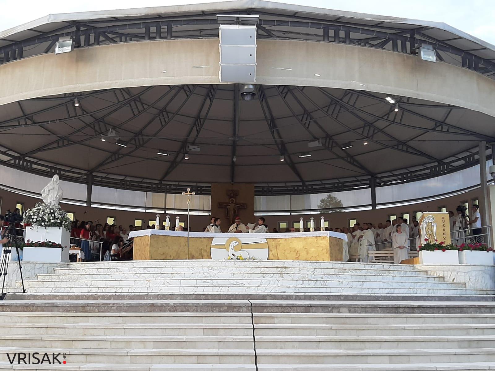 Međugorje: Veliki broj vjernika na zadnjoj večeri Mladifesta