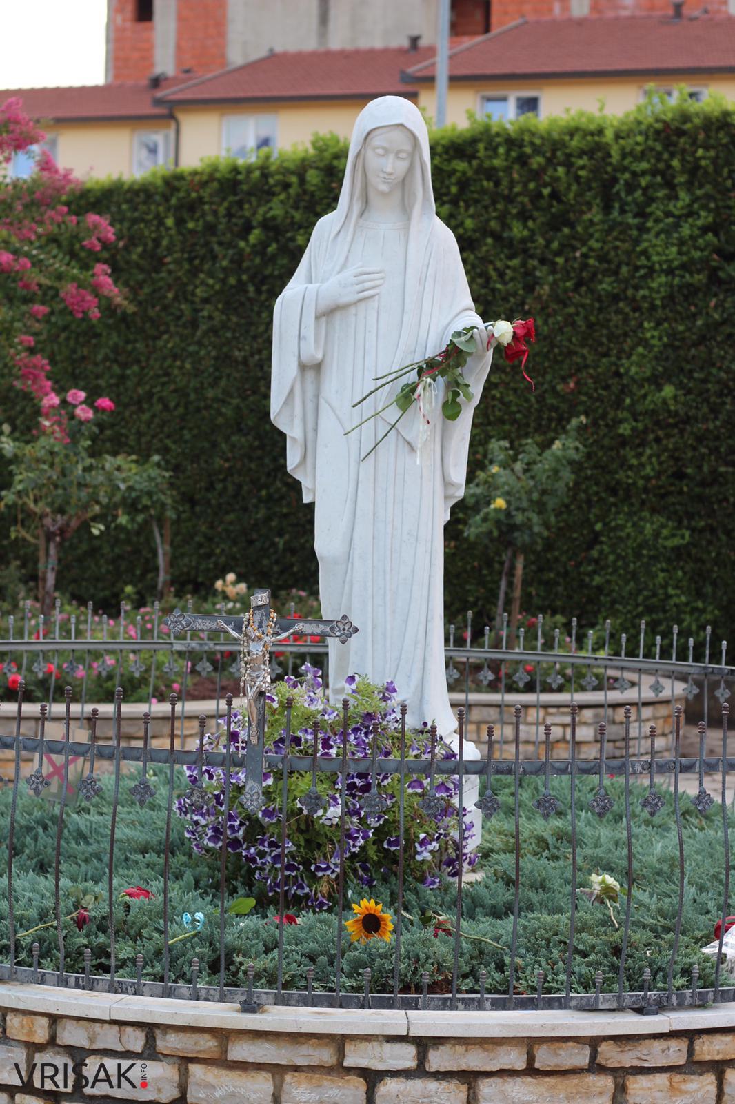 Međugorje: Veliki broj vjernika na zadnjoj večeri Mladifesta