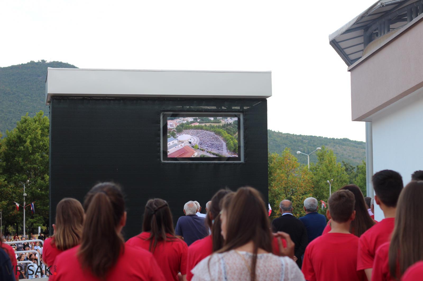 Međugorje: Veliki broj vjernika na zadnjoj večeri Mladifesta