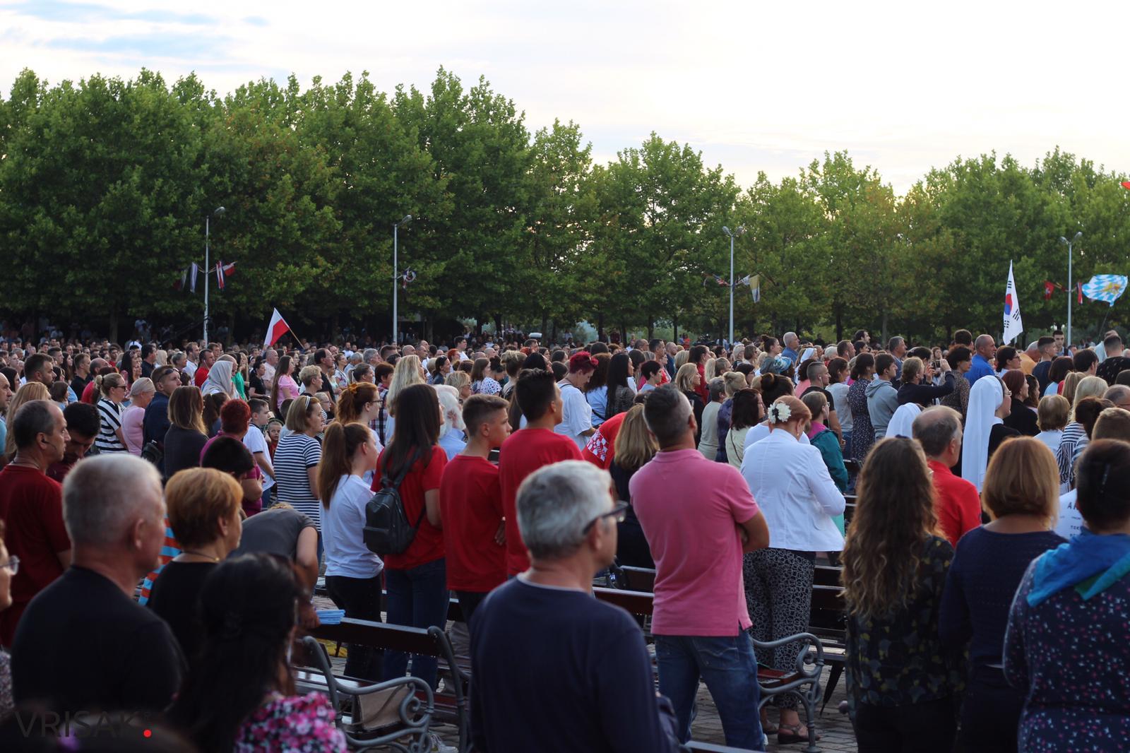 Međugorje: Veliki broj vjernika na zadnjoj večeri Mladifesta