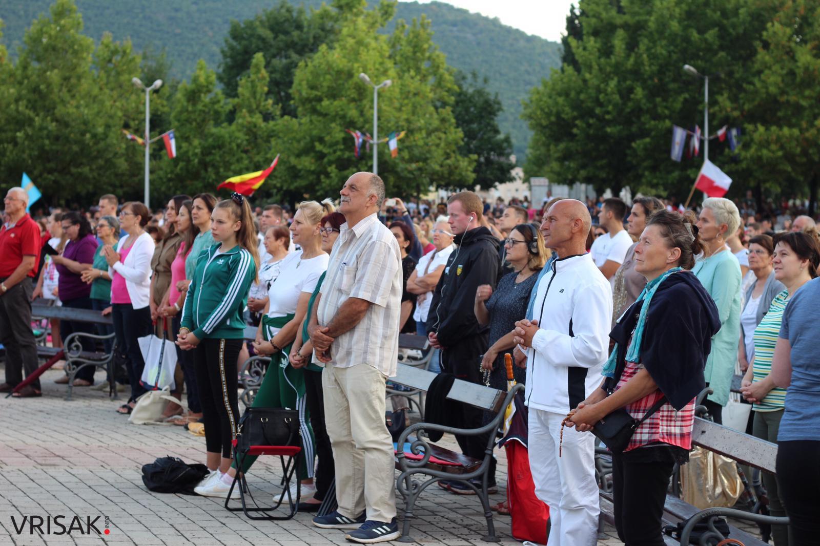 Međugorje: Veliki broj vjernika na zadnjoj večeri Mladifesta