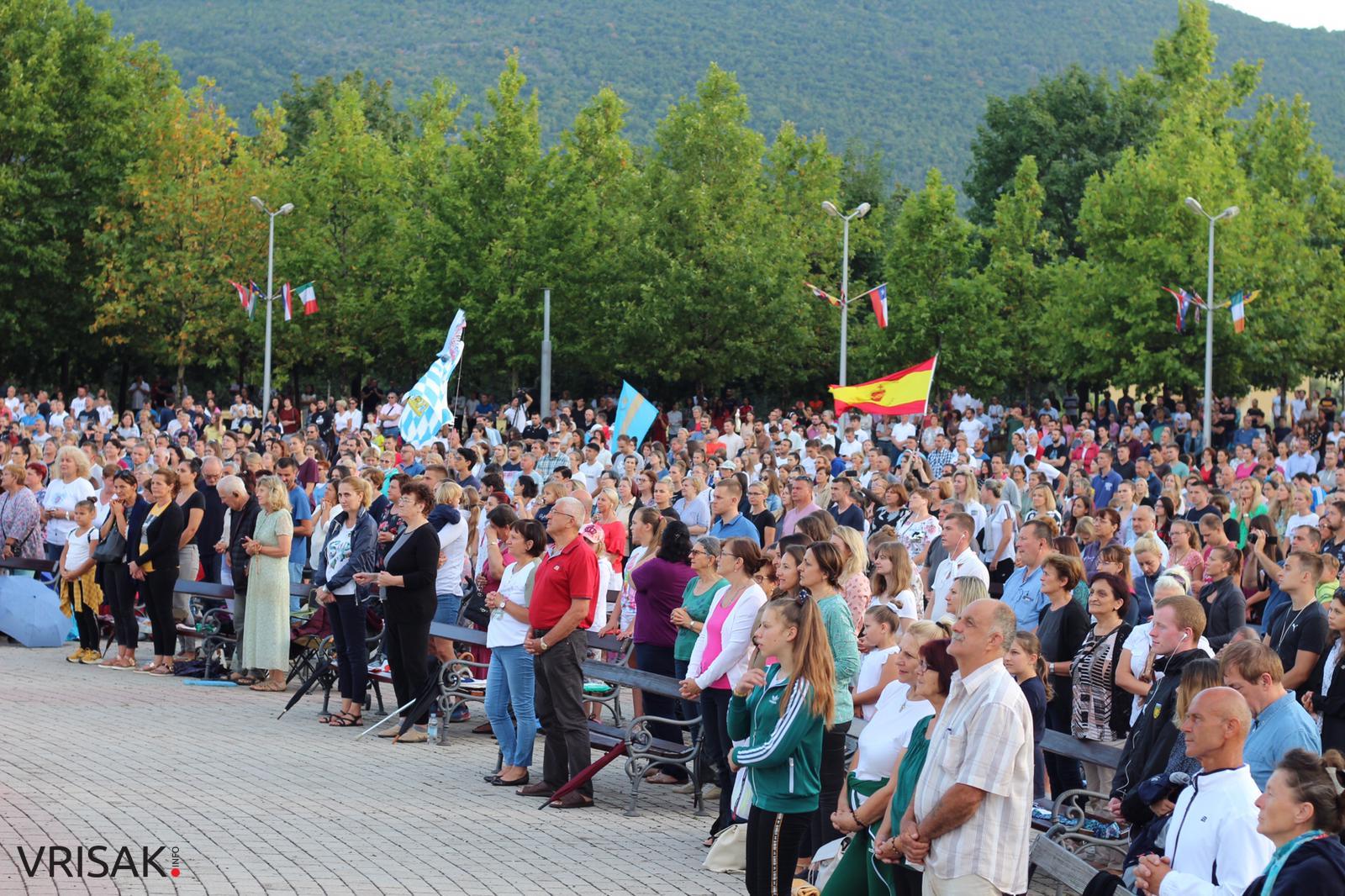 Međugorje: Veliki broj vjernika na zadnjoj večeri Mladifesta