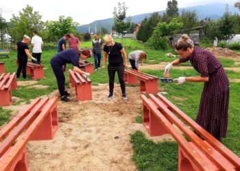 U Busovači izgradili školu na otvorenom kao odgovor na koronavirus