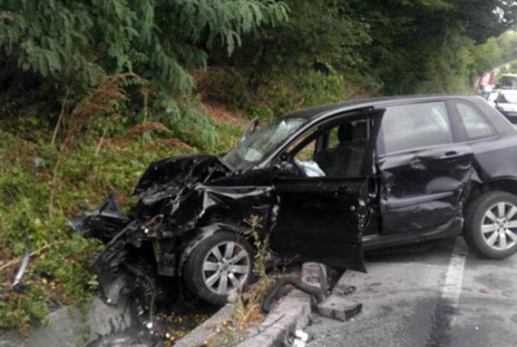 Strašna nesreća: Majka i kćer poginule, suprug i dijete se bore za život