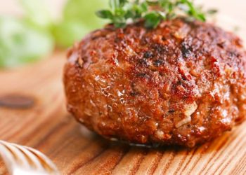 Super trik s kockicom leda za ukusne i vrlo sočne pljeskavice