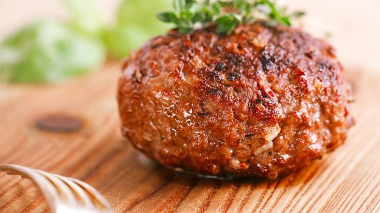 Super trik s kockicom leda za ukusne i vrlo sočne pljeskavice