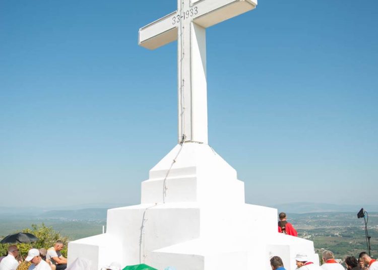 FOTO/Veliki broj vjernika hodočastio na Križevac
