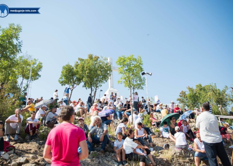 FOTO/Veliki broj vjernika hodočastio na Križevac