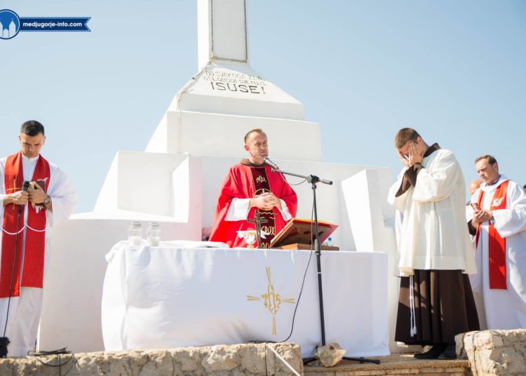 FOTO/Veliki broj vjernika hodočastio na Križevac