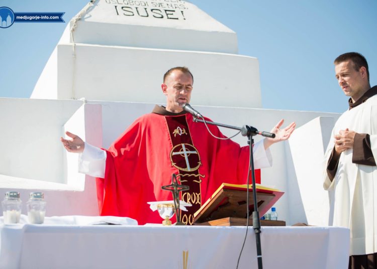 FOTO/Veliki broj vjernika hodočastio na Križevac