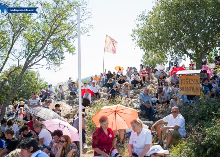FOTO/Veliki broj vjernika hodočastio na Križevac
