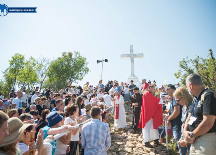 FOTO/Veliki broj vjernika hodočastio na Križevac