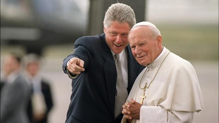 Clinton: Papa mi je rekao: ‘Stoljeće je započelo ratom u Sarajevu, nemojte dopustiti da tako i završi’