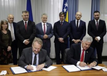 STRANI DIPLOMATI JASNI: Izborni zakon ne treba ničim uvjetovati, provesti sve presude