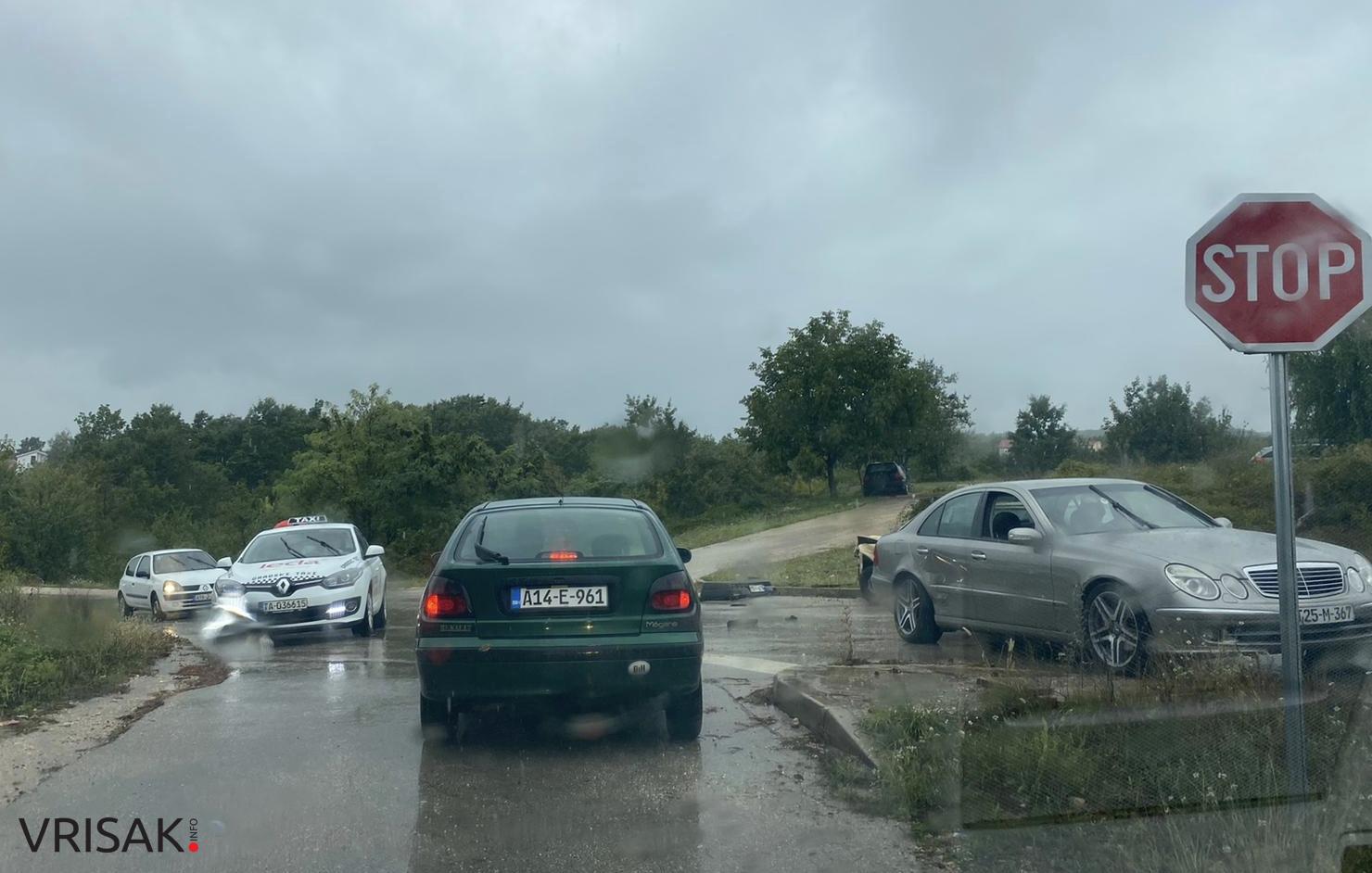 Široki Brijeg: Passat i Mercedes sudjelovali u prometnoj nesreći