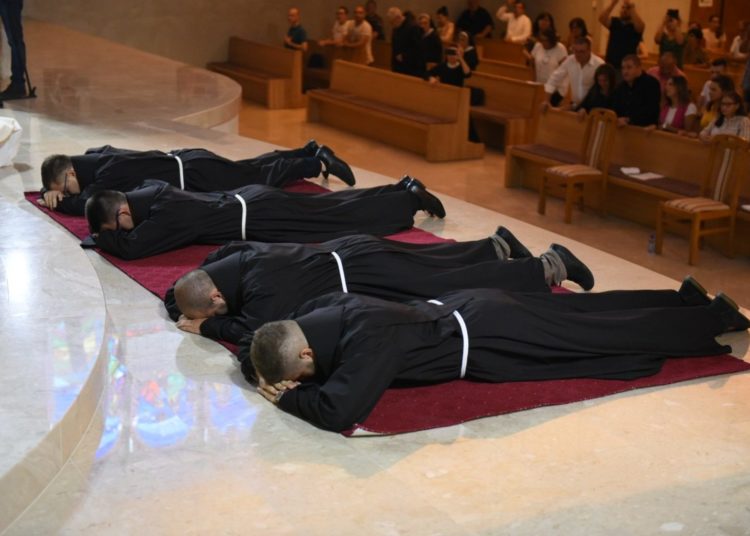 Četvorica franjevaca položila doživotne zavjete