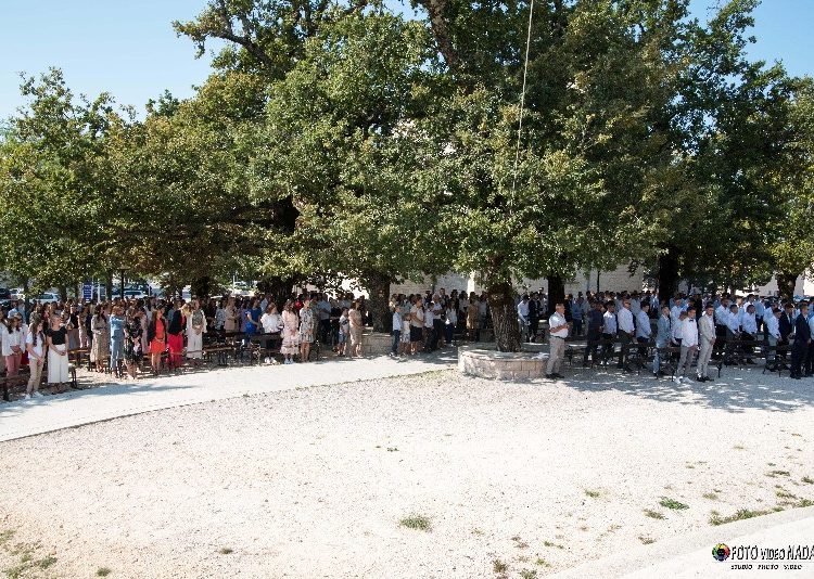 Svečano u Posušju: 120 krizmanika primilo darove Duha Svetoga