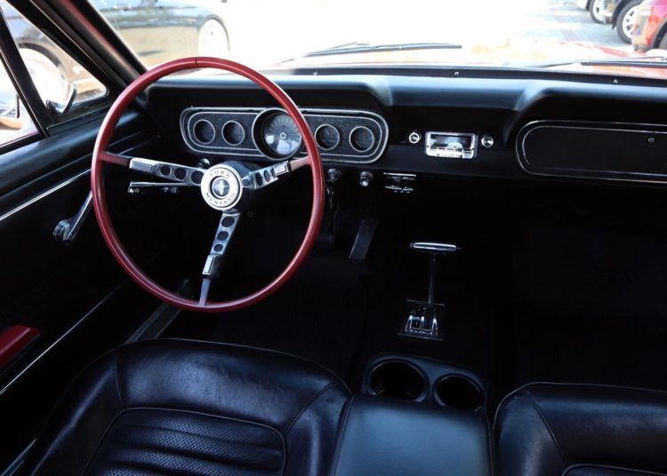 Ford Mustang iz 1966. zaludio Hercegovce (FOTO)